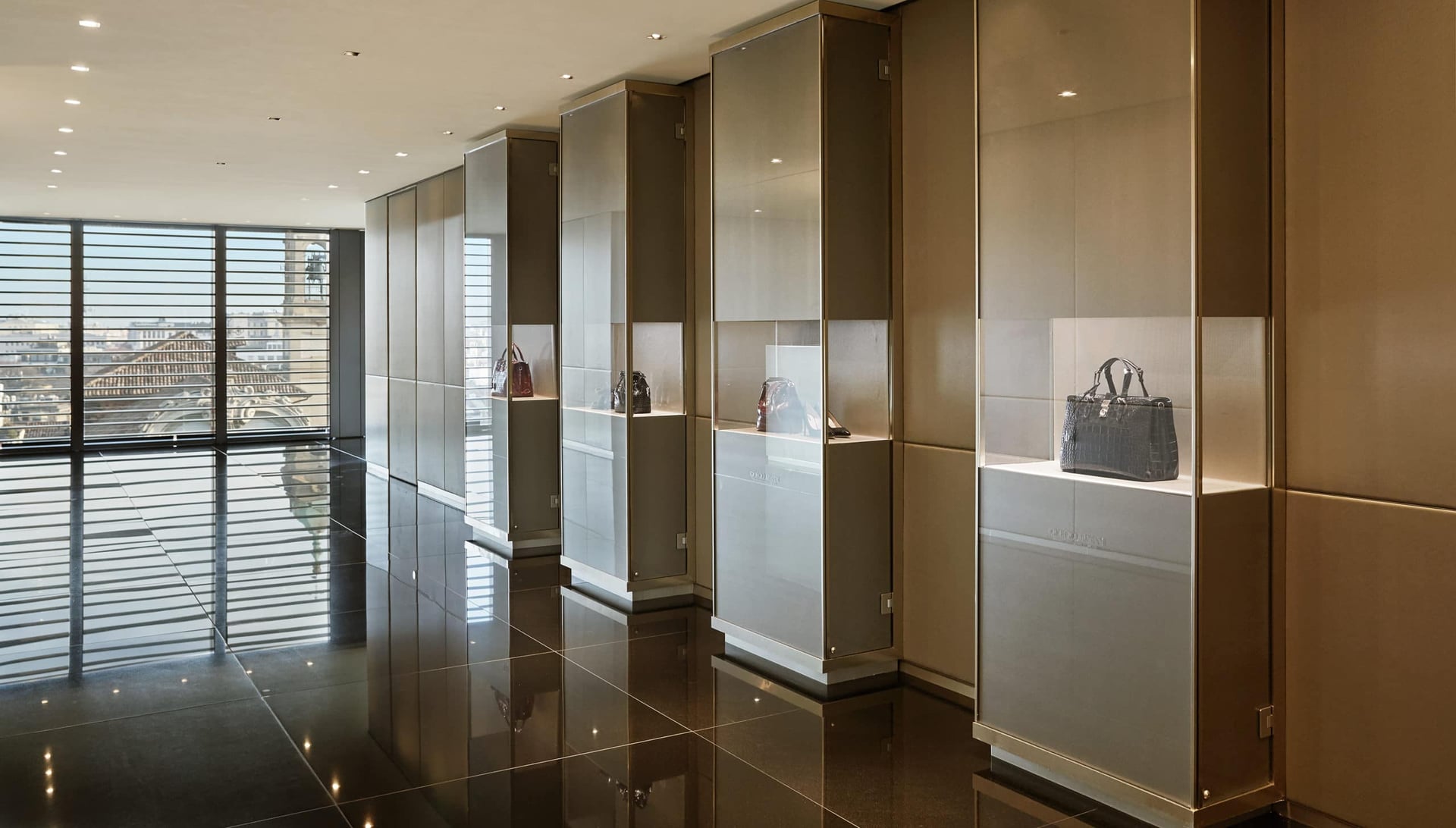 Armani Hotel Milano اتصل بنا