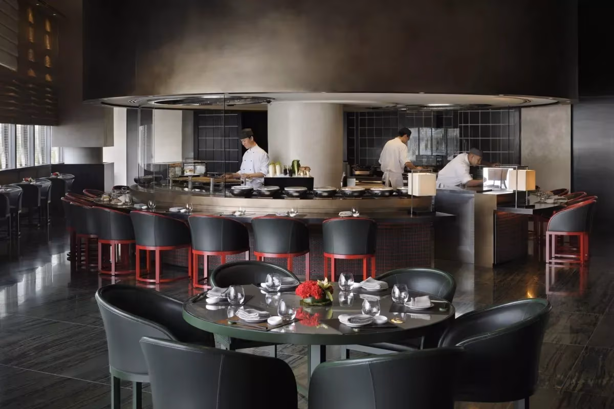 Armani / Hashi