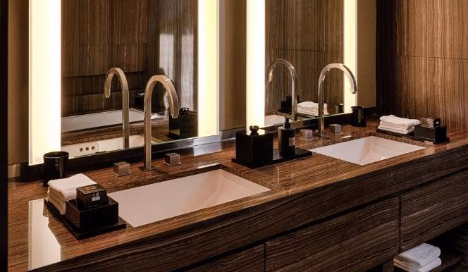 Armani Fountain View Suite with Breakfast - Image 6